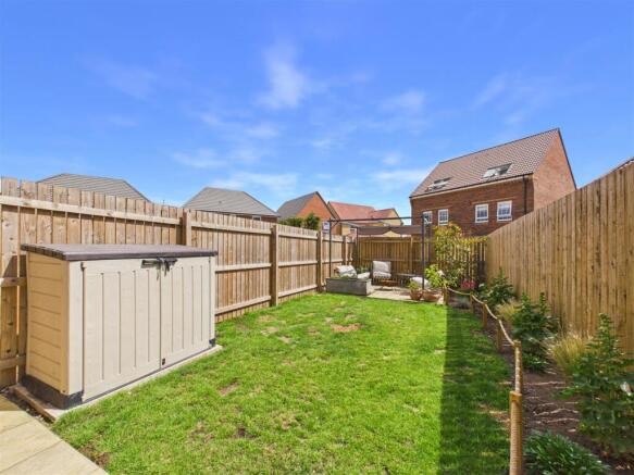 2 bed Semi-Detached for sale Image 11