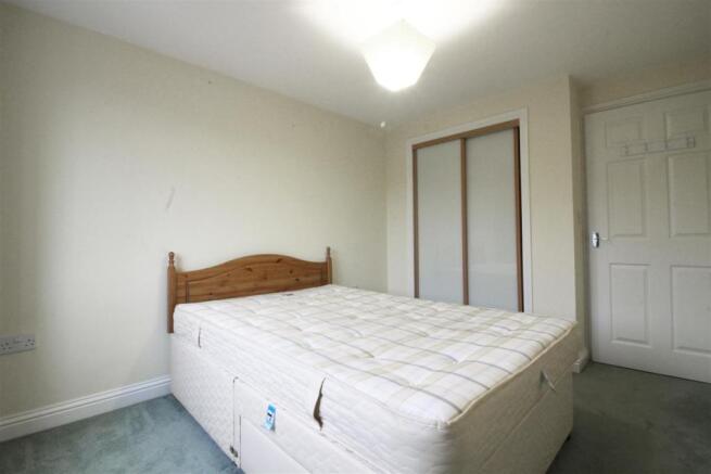 bed 1.jpg