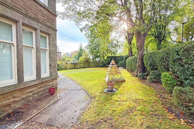 2 bed Flat for sale Image 9