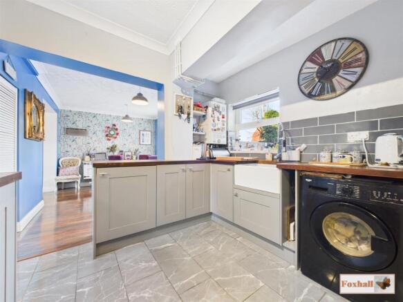 Open Plan Kitchen / Dining Area