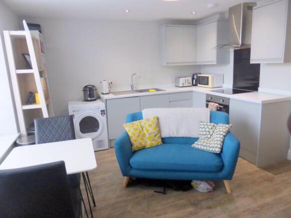 1 bed Flat to rent Image 2