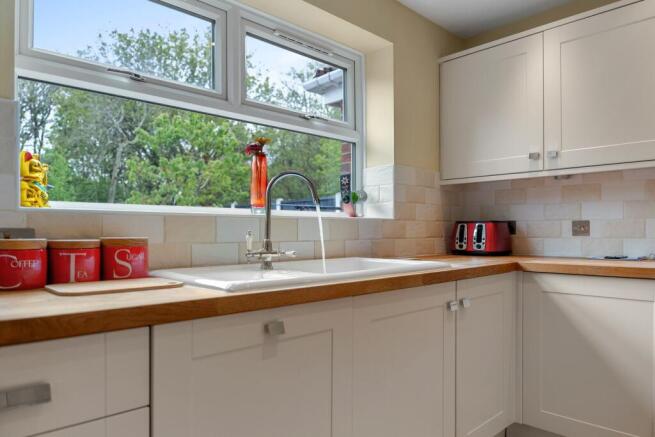 3 bed Detached for sale Image 8