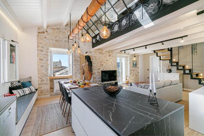 Kitchen to windows