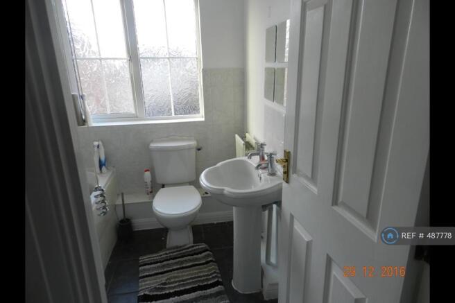 Family Bathroom 