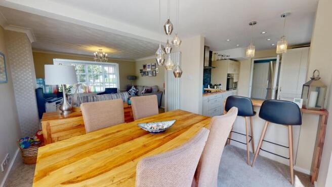 4 bed Detached for sale Image 6