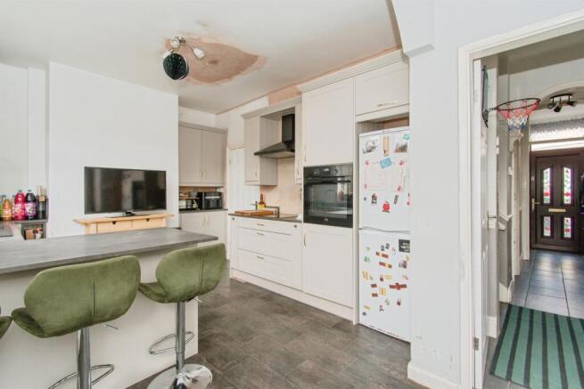 3 bed Terraced for sale Image 11