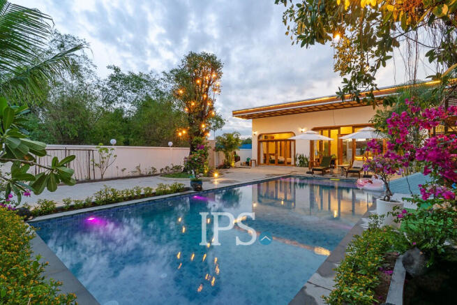 4 Bedroom Villa For Sale - Svay Dangkum, Siem Reap