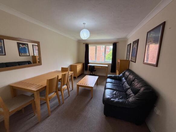 Kings Oak Court, Queens Road, Reading, Berkshire, RG1 photo 5