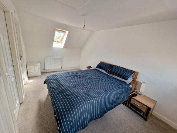 4 bed House for sale Image 6