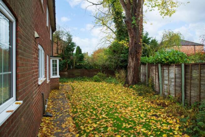 4 bed Detached to rent Image 11