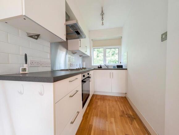 kitchen 2.jpg