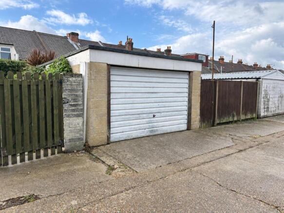 Garage & parking.