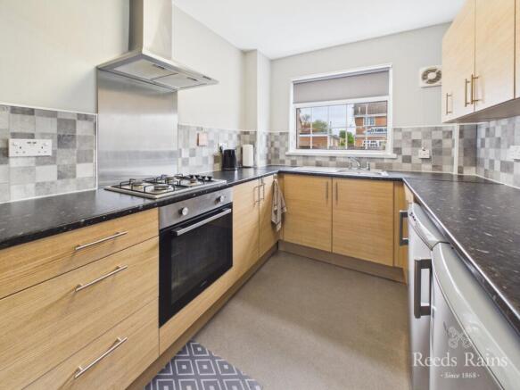 4 bed Detached for sale Image 6