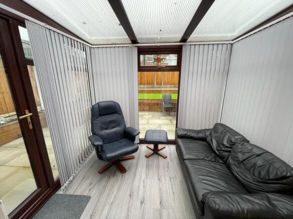 2 bed Semi-Detached Bungalow to rent Image 11