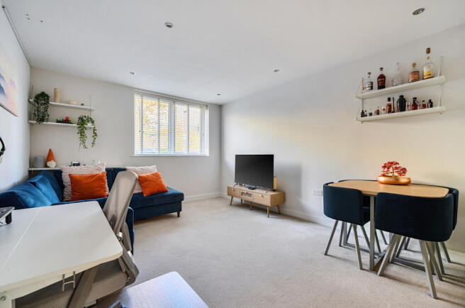 1380300-9-691615e...