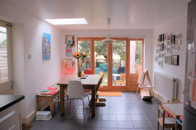 OPEN PLAN FAMILY/KITCHEN/DINING ROOM