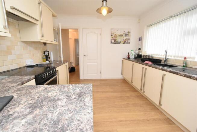 listing_711399_0005_9c35835d.jpg