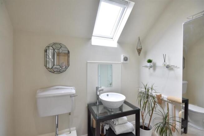 EN SUITE