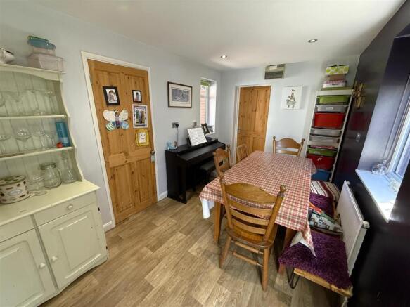 Dining Area.JPG