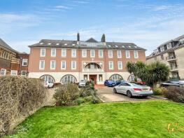 Flat 1, St James House, James Walk, Bexhill-on-sea TN40 2JZ