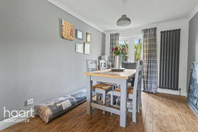 4 bed Semi-Detached for sale Image 10