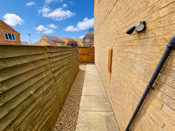 2 bed Semi-Detached for sale Image 12