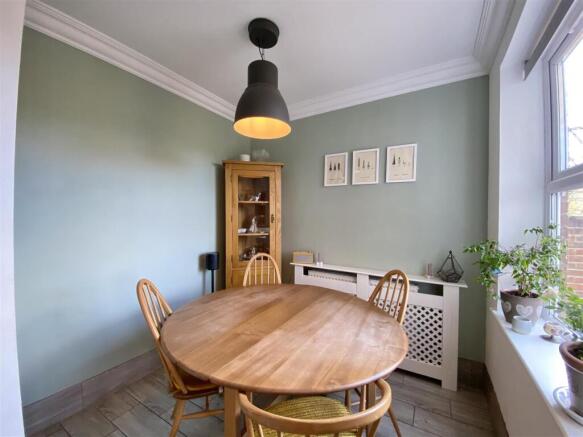 3 bed Semi-Detached for sale Image 6