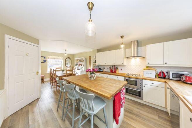 Kitchen / Dining