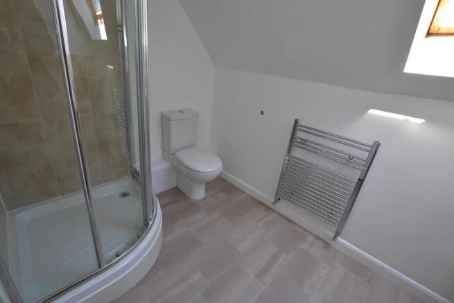 EN SUITE SHOWER ROOM