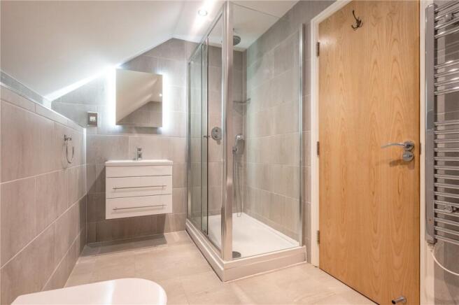 3 bed Apartment for sale Image 9