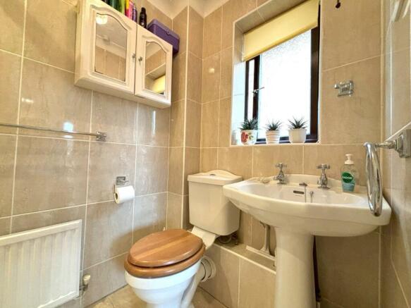 En Suite 1.jpg