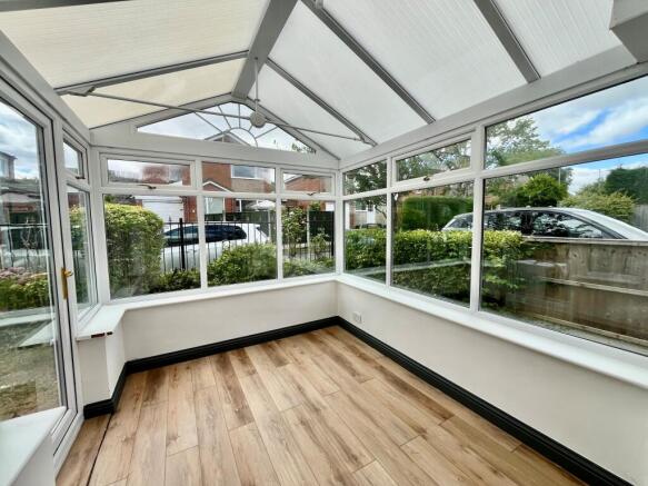 4 bed Detached to rent Image 5