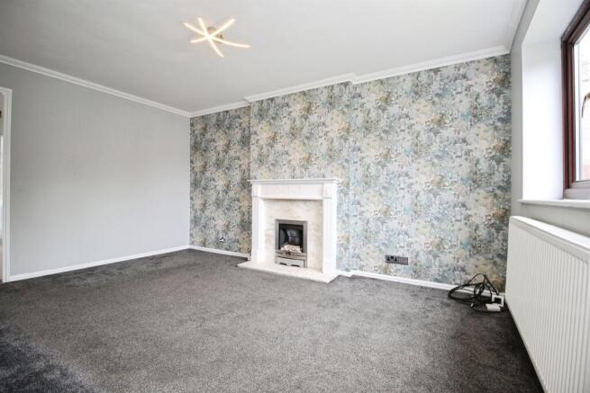 4 bed Semi-Detached for sale Image 6