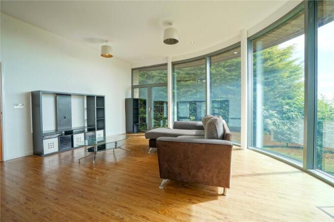 2 bed Apartment for sale Image 5