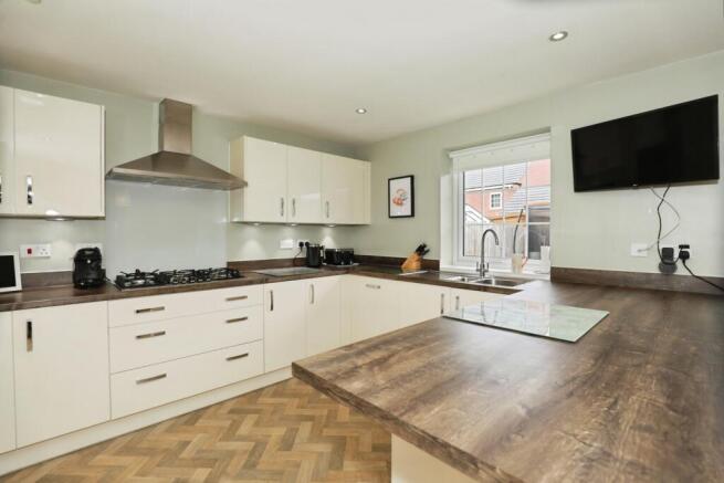 Thalia Avenue, Stapeley, Nantwich, Cheshire, CW5 photo 4