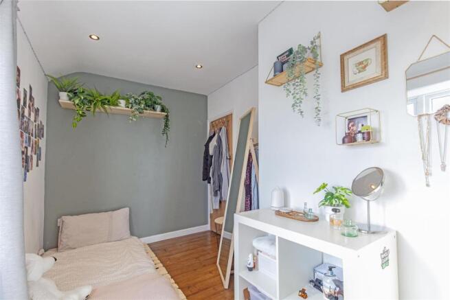 Bedroom 2-2.jpg