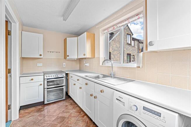 2 bed Apartment for sale Image 4