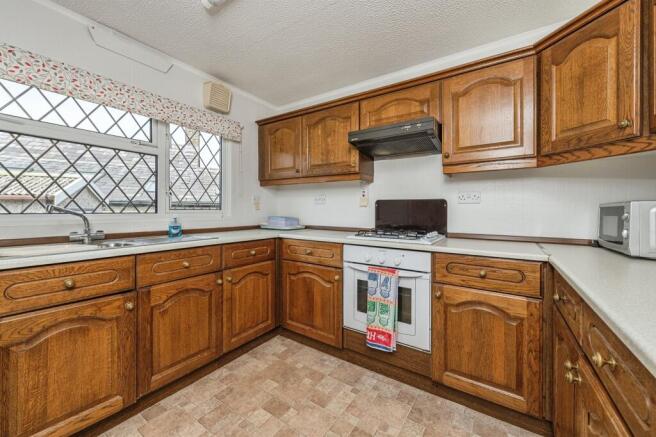 2 bed Park Home for sale Image 5
