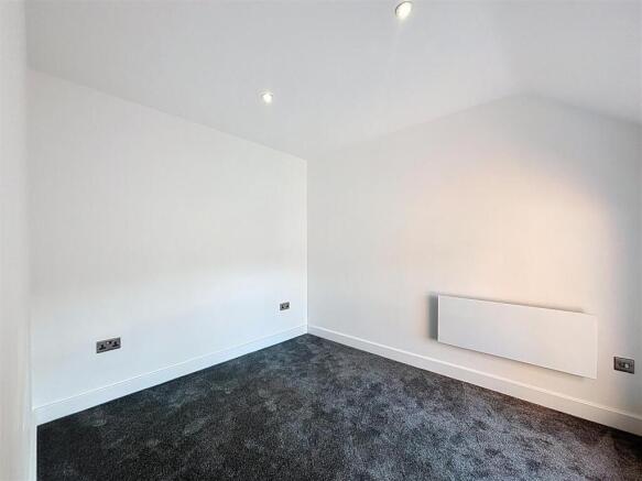 2 bed Apartment for sale Image 10