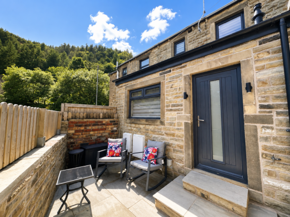 3 bed Terraced for sale Image 6