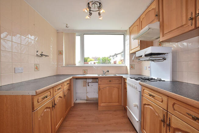 3 bed Semi-Detached for sale Image 6