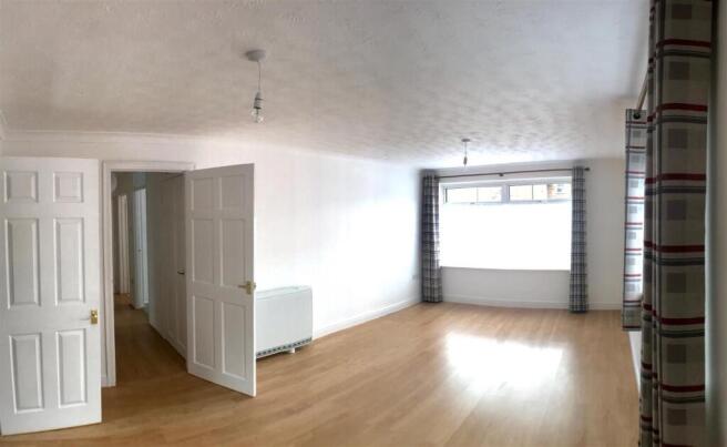 Flat 10 living room.jpg