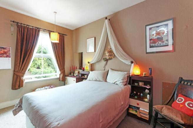 4 bed Semi-Detached for sale Image 7