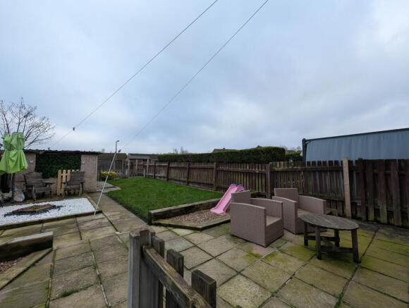 3 bed Semi-Detached to rent Image 7