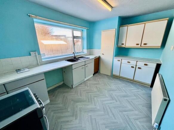 Dining Kitchen: