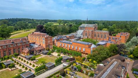 Abbey Gardens, Upper Woolhampton, Reading, Berkshire, RG7