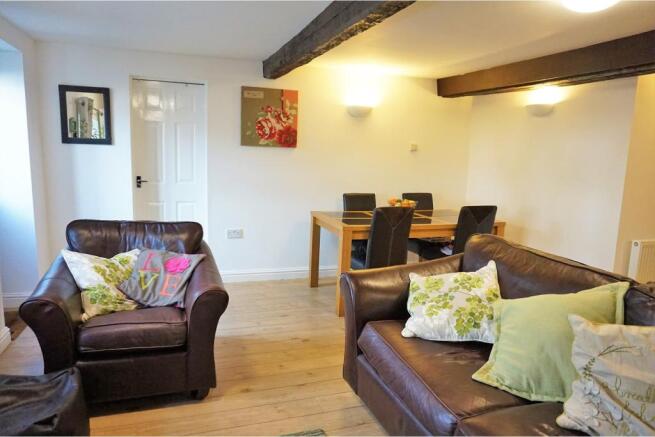 Lounge/Dining Room
