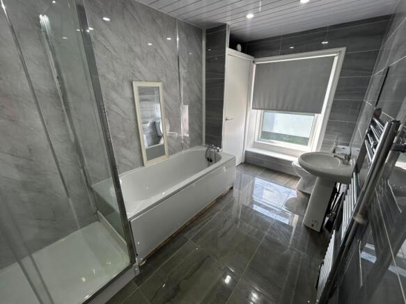 3 bed Terraced to rent Image 7