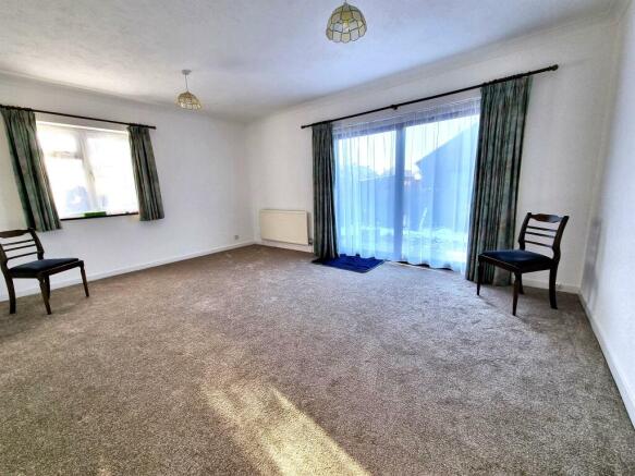 Living Room/ Dining Room 