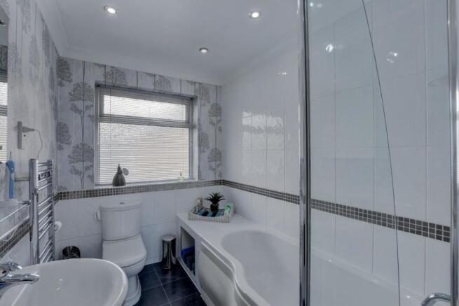 Bathroom1.jpg